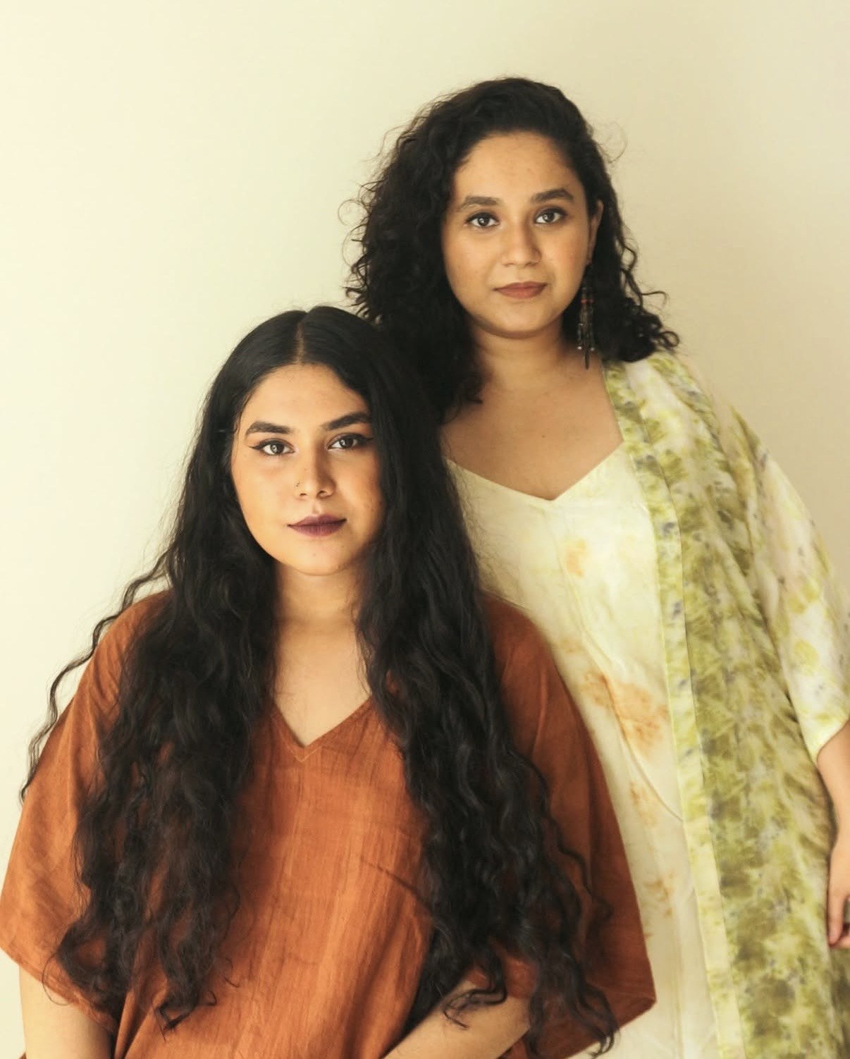 Janhavi and Juhi of Akan&eacute;